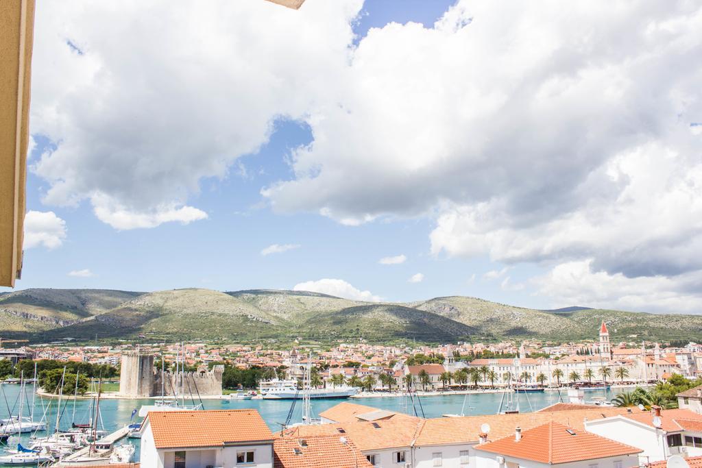Apartments Maria Trogir Eksteriør bilde