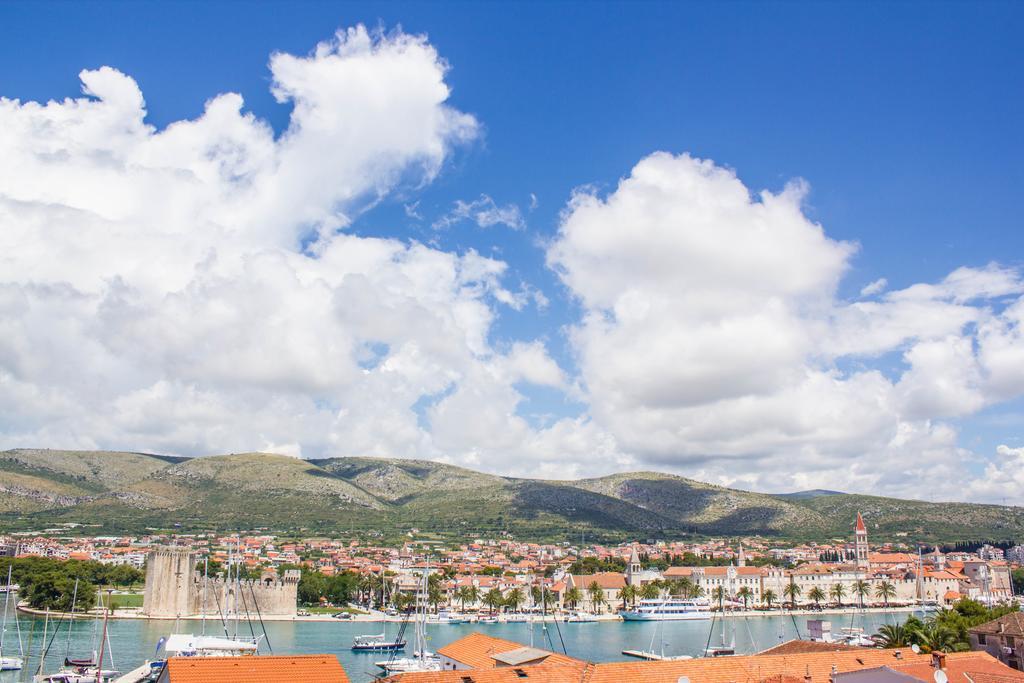 Apartments Maria Trogir Eksteriør bilde