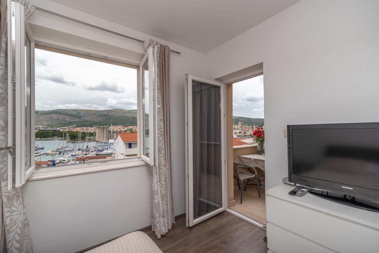 Apartments Maria Trogir Eksteriør bilde